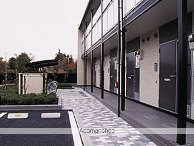 レオパレスBONHEUR弐番館の玄関写真