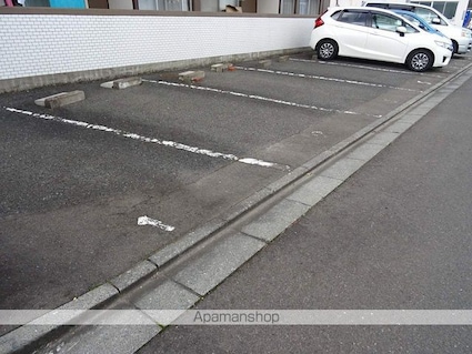 宮千代レジデンス[2DK/37m2]の駐車場1