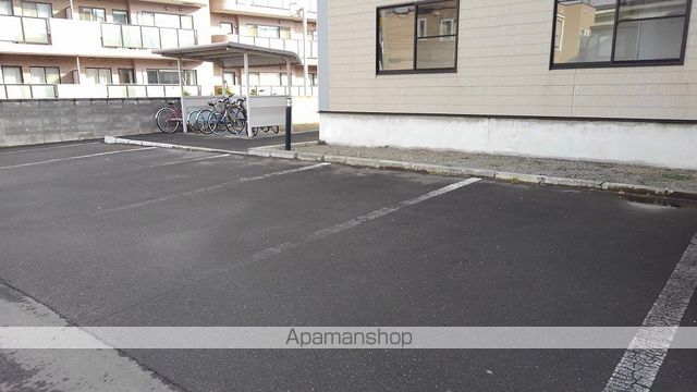 レオパレス宮の沢駅前の玄関写真