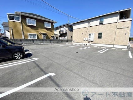 愛媛県伊予郡松前町大字筒井[2DK/50.29m2]の駐車場2