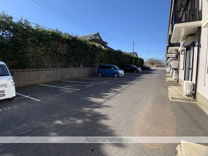 フォーブルⅢ[2DK/42.36m2]の駐車場