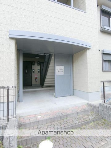 パークサイド精華台C棟の玄関写真