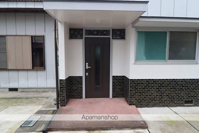 徳島市 2階建 築55年の玄関写真
