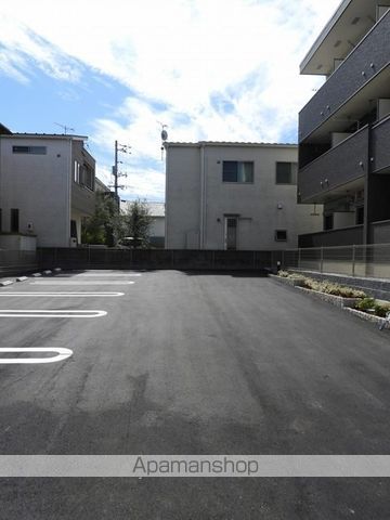 グラン　ドォール[1K/26.15m2]の駐車場