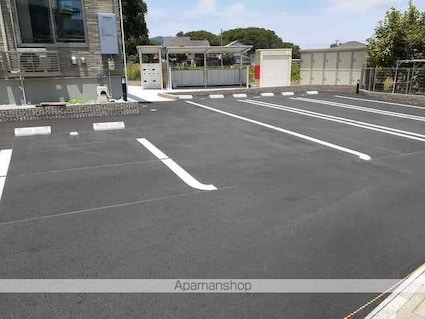 マジェスティ[1R/36.41m2]の駐車場