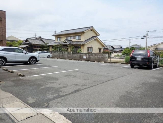 エクレセンス[1LDK/41.04m2]の駐車場