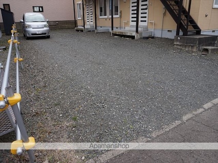 リバーサイド北都[1DK/28.35m2]の駐車場1