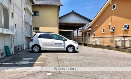 ウィステリアハイム[3DK/51.8m2]の駐車場