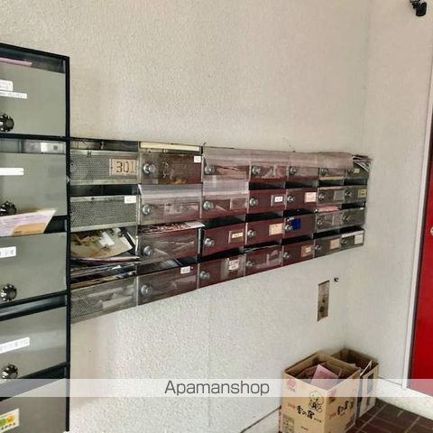 甲西中央ビルの玄関写真