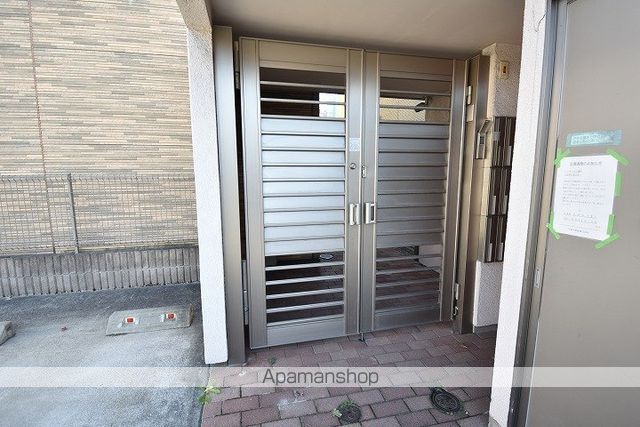 ローザハイム通町の玄関写真