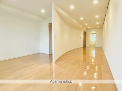 Ｂｒｉｌｌｉａ　ｉｓｔ　三軒茶屋　アイビーテラス[1R/60.4m2]のリビング・居間2