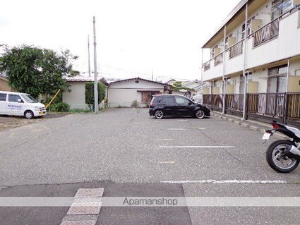 マンション中野[1K/25.52m2]の駐車場2