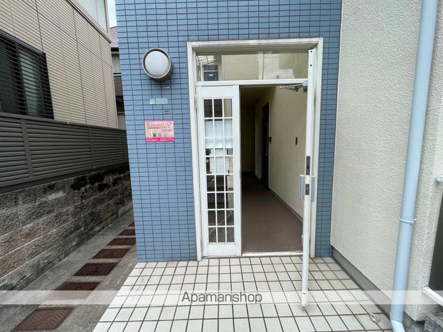 プチハウス仁川の玄関写真