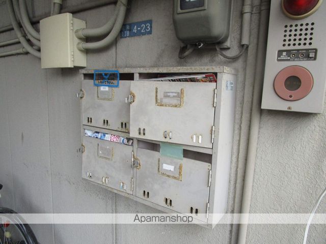 宮弥寿ハイツC棟の玄関写真
