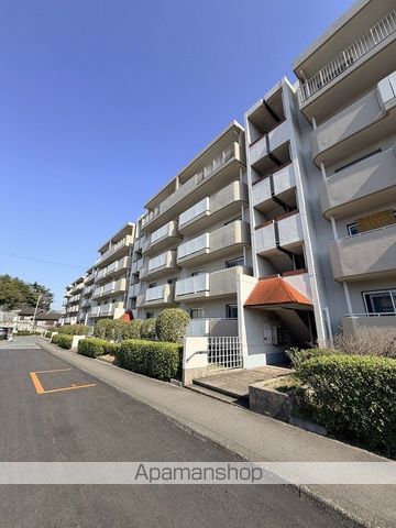 春日サンハイツ3号棟の外観写真