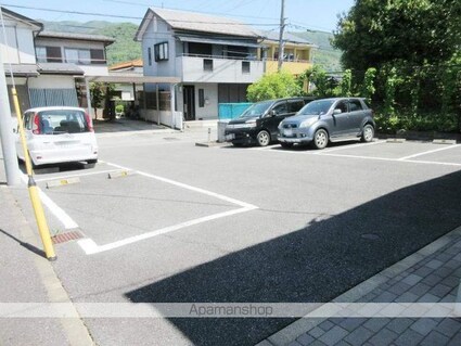 レオパレスウィンド[1K/23.18m2]の駐車場