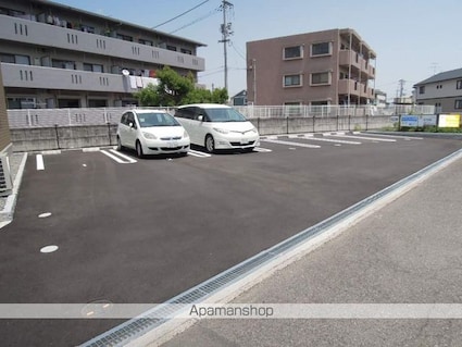 ステラ[1LDK/56.36m2]の駐車場