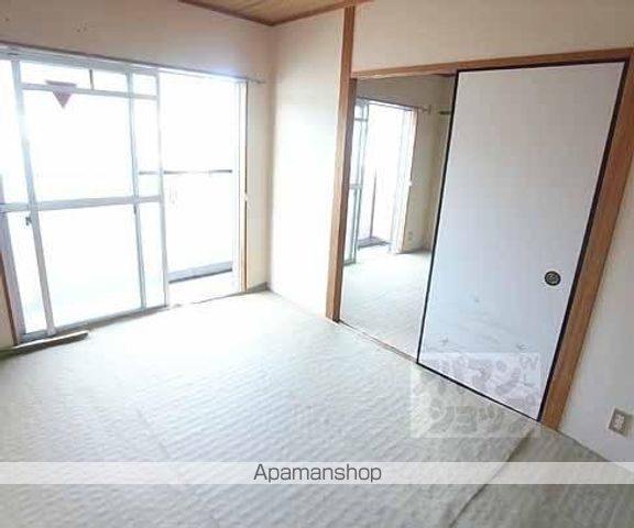 ラーバン嵯峨の内装写真