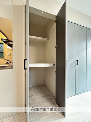 グランコート高尾町[1R/30.38m2]の収納