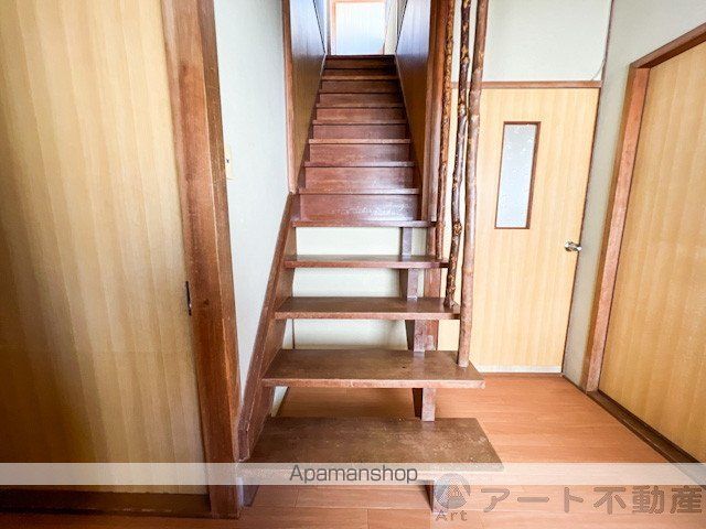松山市 2階建 築44年の内装写真