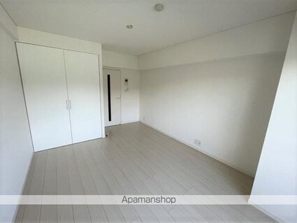 アンビックスつつじヶ丘　Ａ棟[1K/24.3m2]のリビング・居間1