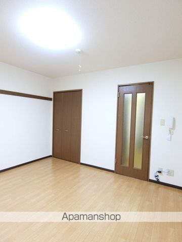 GRANDIRの内装写真