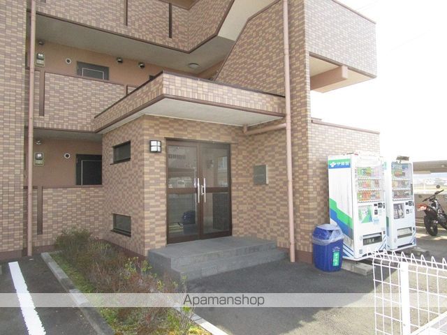 GRANDIRの玄関写真
