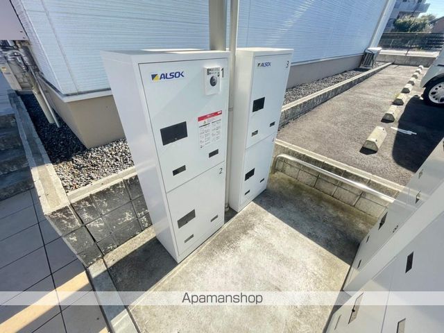 ポライトリー Dの玄関写真