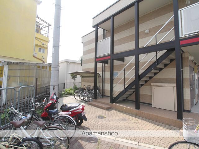レオパレスカロンの玄関写真