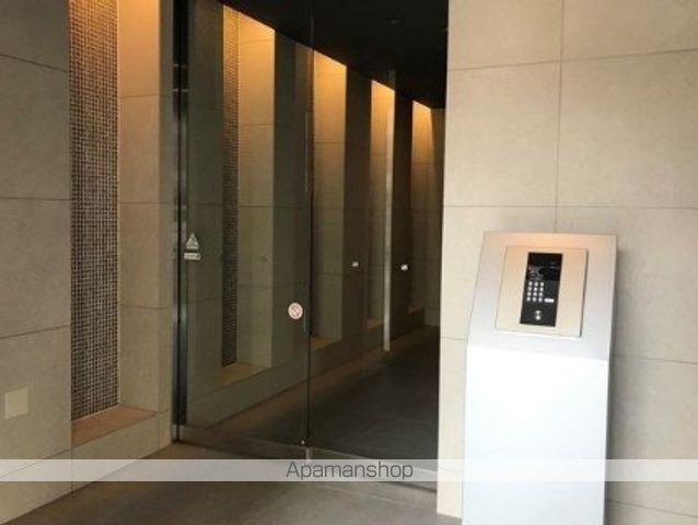 ウエリスアーバン大塚の玄関写真