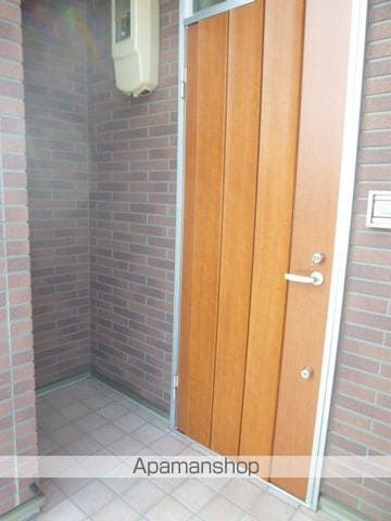 ナチュラルヴィレッジ町村A棟の玄関写真