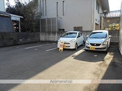 レオパレスウエストパーク[1K/23.18m2]の駐車場