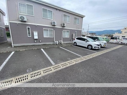 リーヴメゾン北館　Ｃ[1LDK/46.92m2]の駐車場