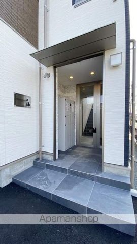 フィユメゾン学南町の玄関写真