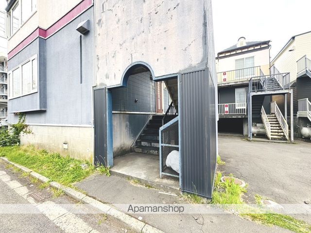グランベリー富岡の玄関写真