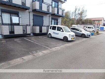 岐阜県各務原市川島松倉町[1K/28.02m2]の駐車場