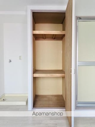 東京都新宿区市谷長延寺町[1R/15.99m2]の収納