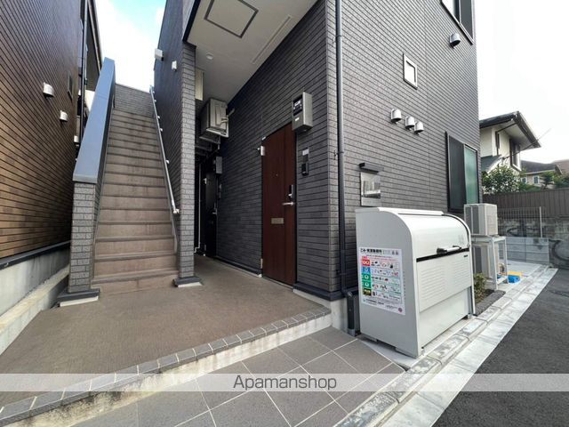ハーモニーテラス高円寺南IVの玄関写真