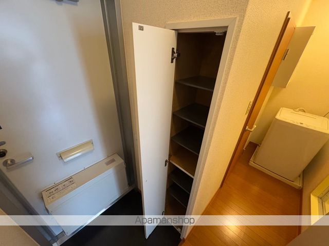 レオパレスラ レザンの内装写真