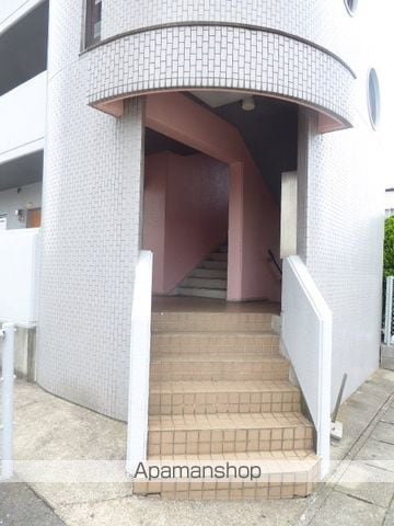 平島ハイツの玄関写真