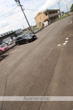 岐阜県美濃加茂市加茂野町鷹之巣[2LDK/57.75m2]の駐車場2