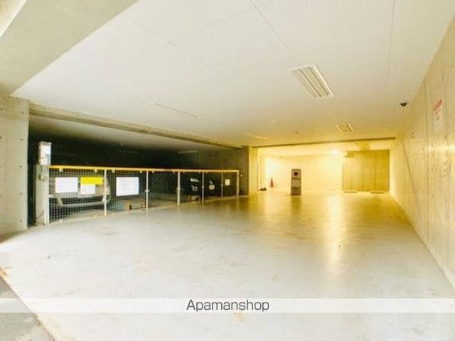 Ｂｒｉｌｌｉａ　ｉｓｔ　北沢ＫＥＹＡＫＩ[1R/34.71m2]の駐車場