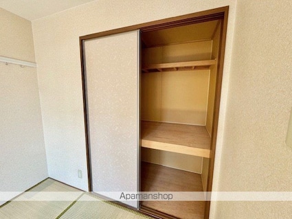 ファミールコート[2DK/44m2]の収納