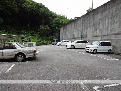 ビーンズフラット２[2DK/39m2]の駐車場