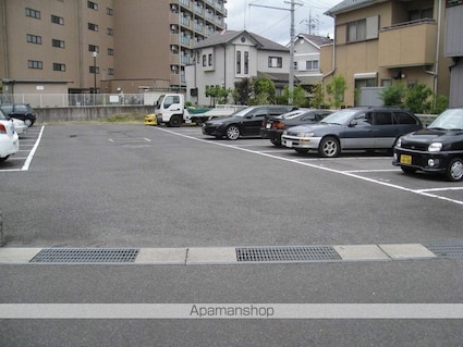 メゾンクレール[1K/25.5m2]の駐車場