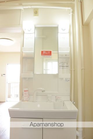 ヴィラナリー三原5号棟の内装写真