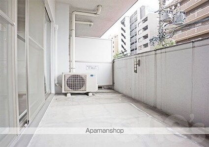 リーヴァストゥーディオ丸の内[1R/45m2]のバルコニー