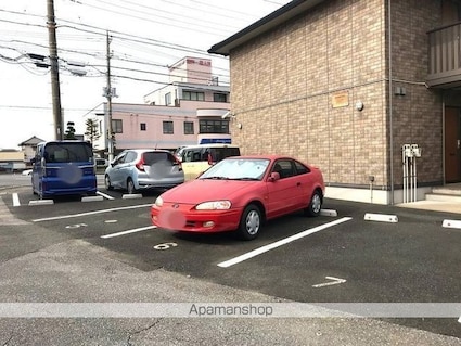 グラン　フェルト[1K/26.71m2]の駐車場