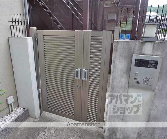 シェアフラット岩倉の玄関写真