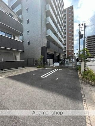 滋賀県大津市におの浜３丁目[1LDK/41.01m2]の駐車場1